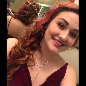 Meet your Posher, Elisa